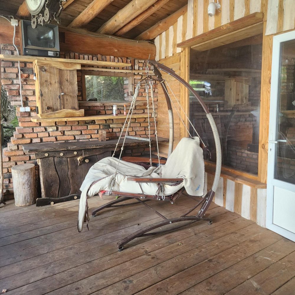 Землянка с пирсом